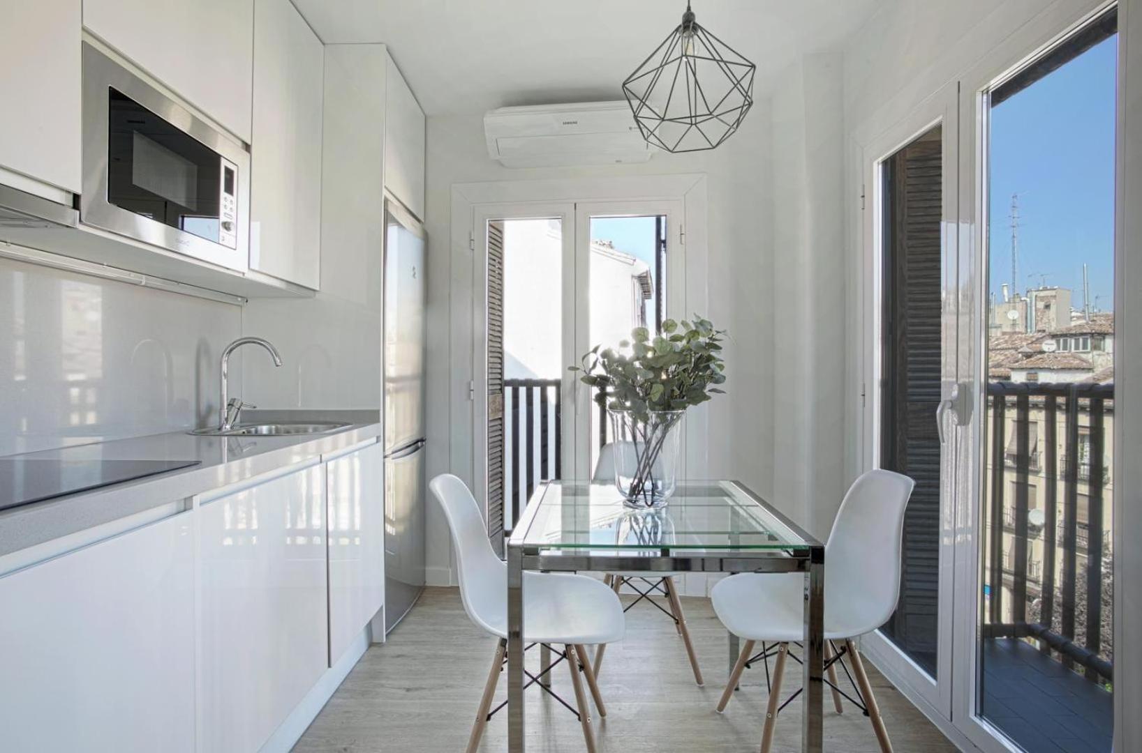 Genteel Home Cava Baja Madrid Bagian luar foto