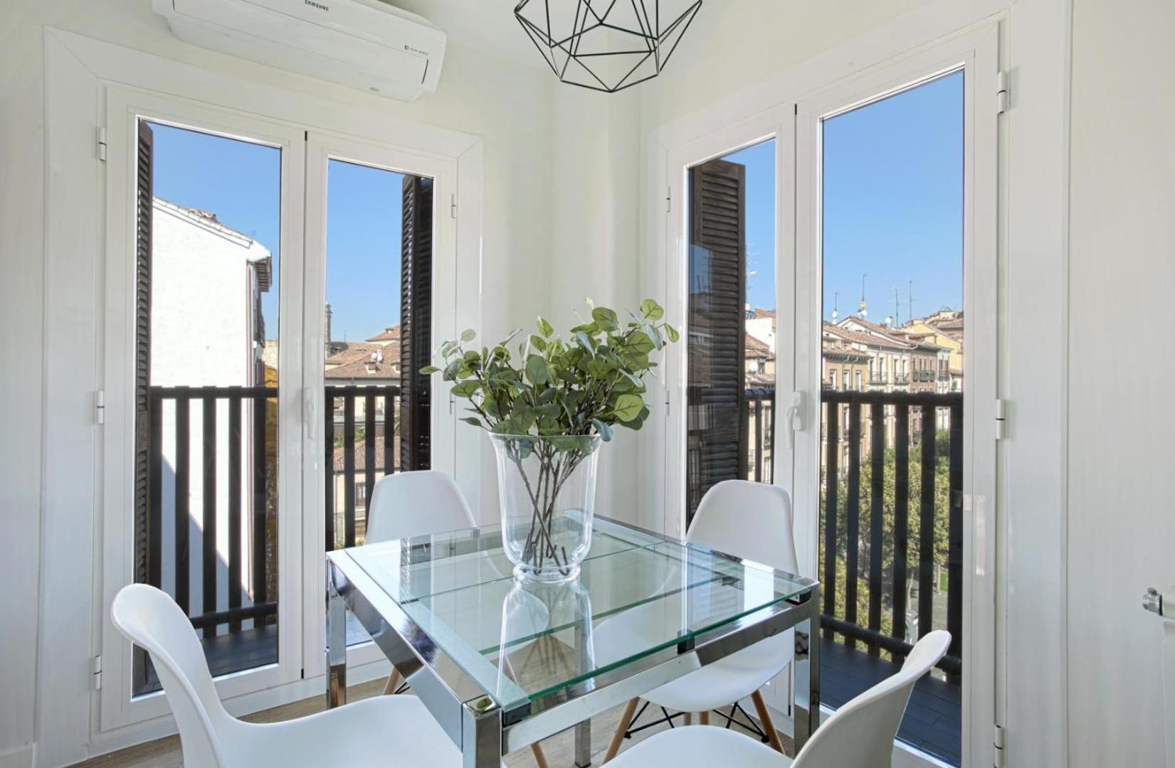 Genteel Home Cava Baja Madrid Bagian luar foto